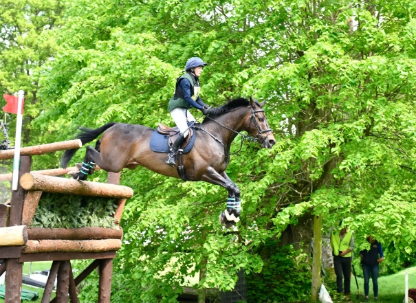 badminton show jumping
