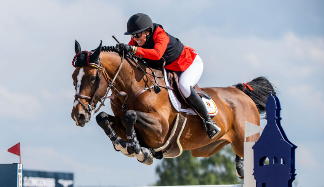 horse back riding sport