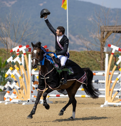 mark kinsella equestrian