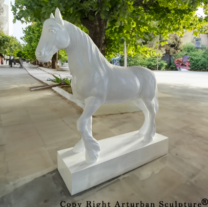 Draft Horse stance and posture in realistic sculpture